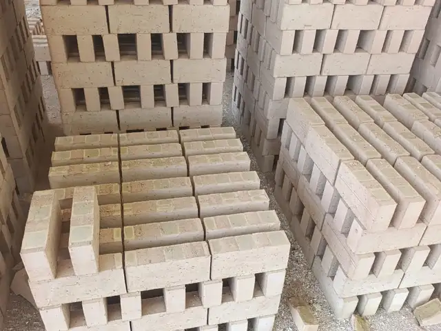 Кирпичи, Душанбе