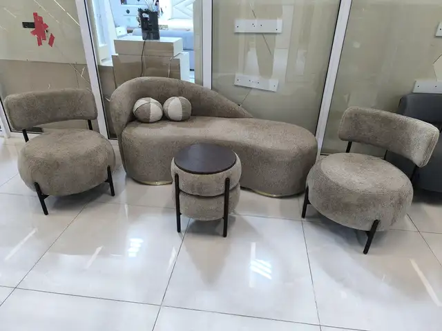 Диван и кресло, Душанбе