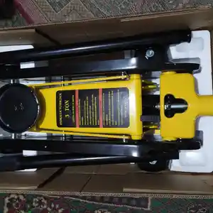 Домкрат для автосервиса 3 тонны, Душанбе