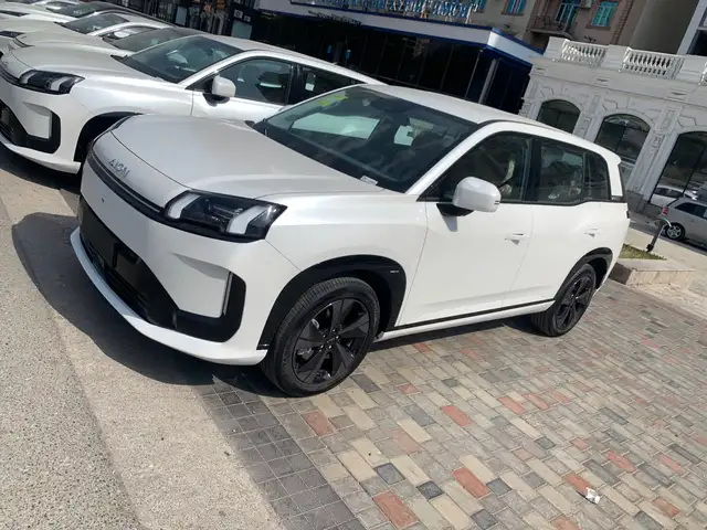 GAC Aion V