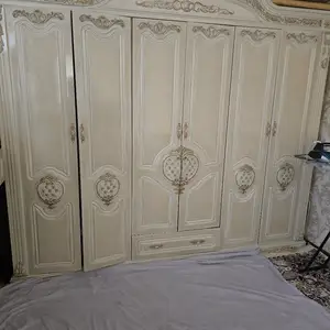 Спальный гарнитур, Конибодом