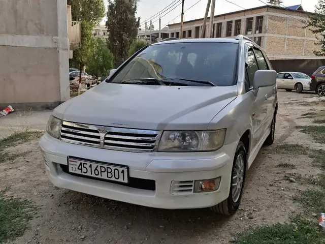 Mitsubishi Chariot
