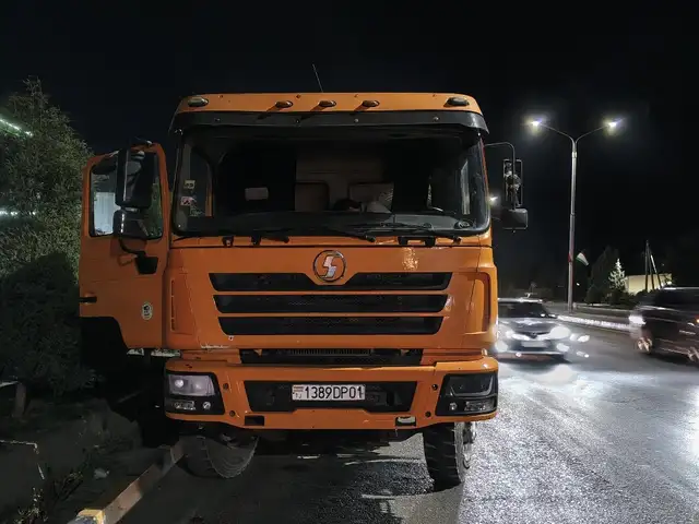 Самосвал Shacman, 2014, Душанбе