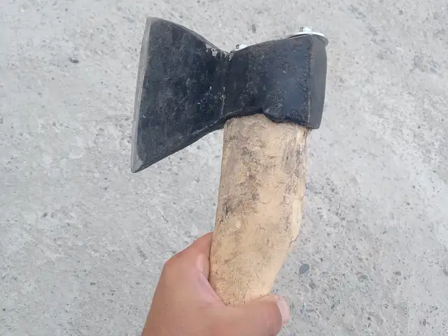 Топор, Худжанд