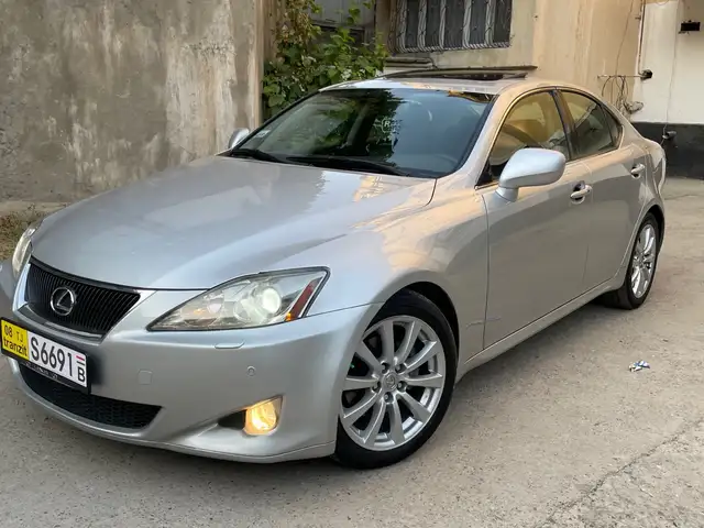 Lexus IS series