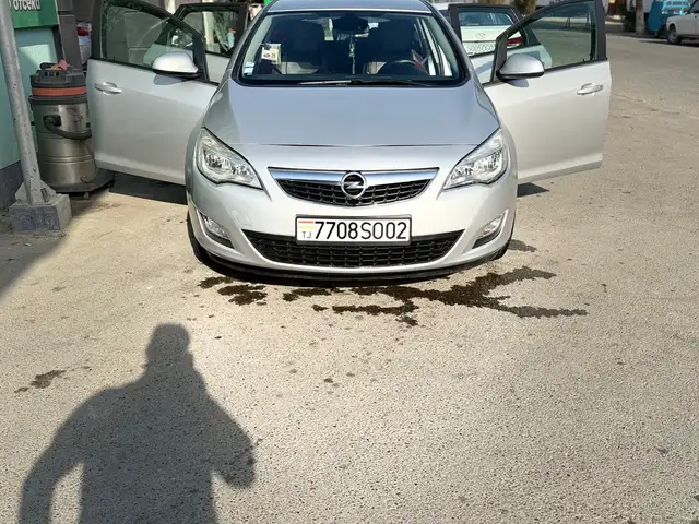 Opel Astra J