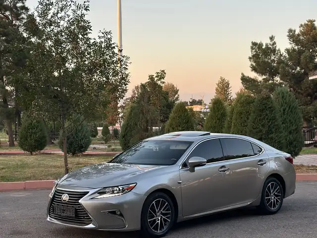 Lexus ES series