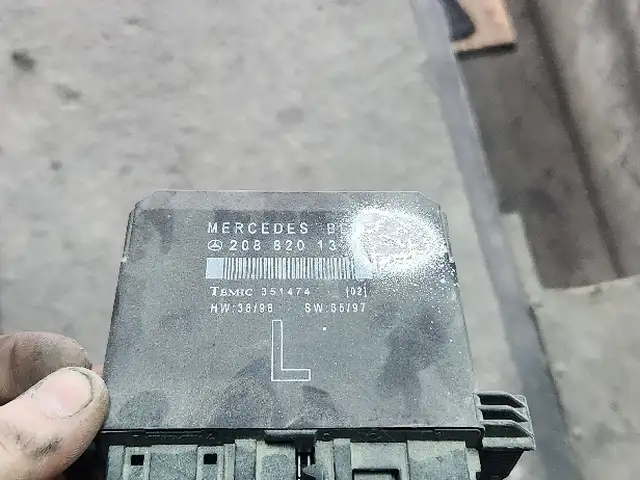 Блок от Mercedes-Benz, Худжанд