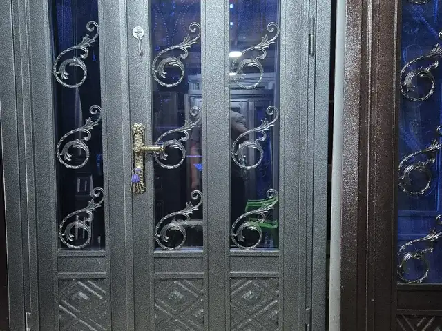 Дверь, Душанбе