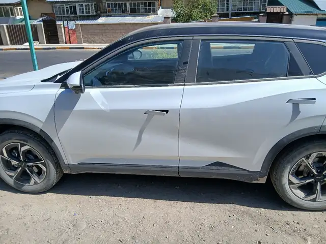 Dongfeng L7