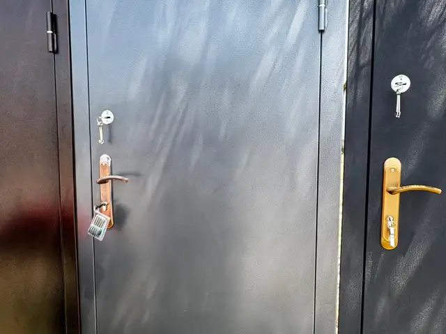 Дверь, Душанбе