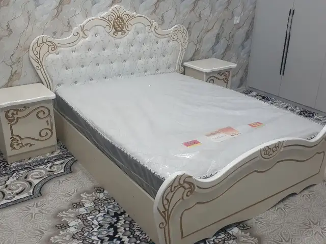 Двуспальная Кровать и Тумбочка, Худжанд