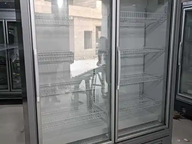 Витринный холодильник, Хуҷанд