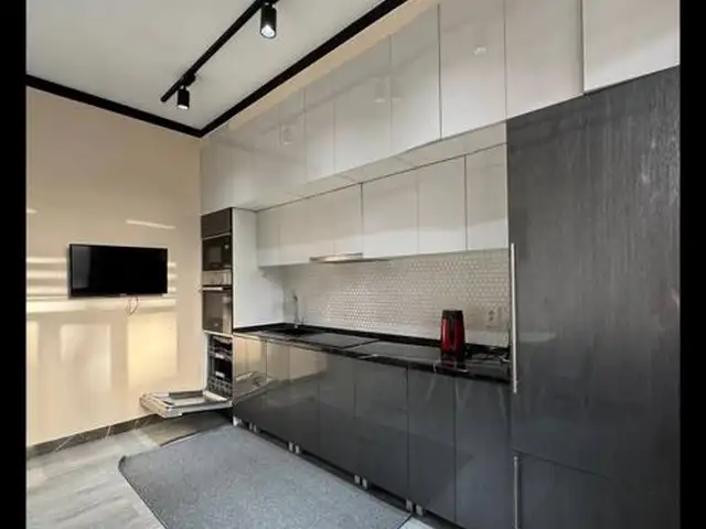 2-комн. квартира, 9 этаж, 110м², сомони, Душанбе