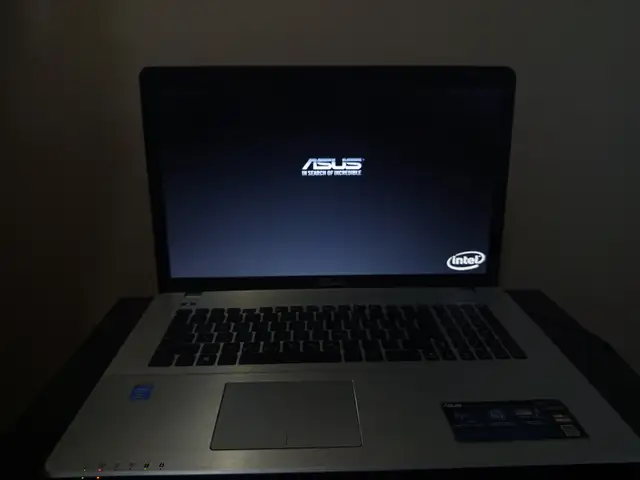Ноутбук Игровой Asus core i7 /4. 8gb/1T, Худжанд