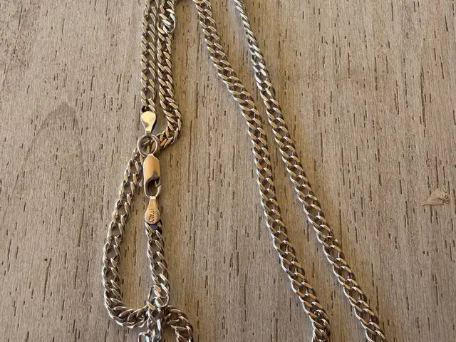 Цепочка из серебра, Хуҷанд