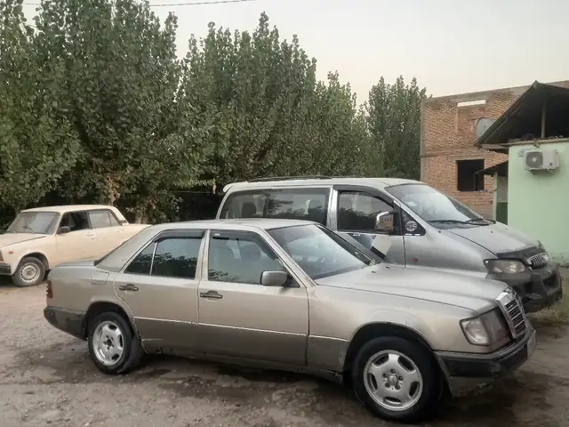 Mercedes-Benz W124