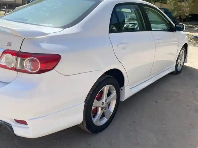 Заднее стекло на Toyota Corolla 2007-2013, Душанбе