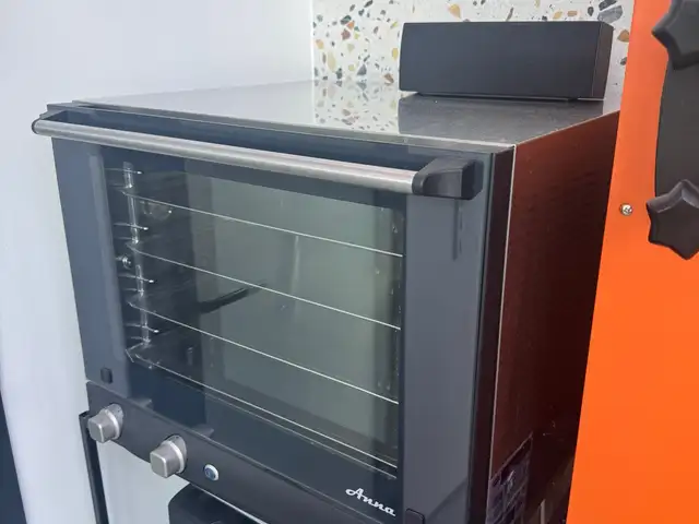 Конвекционная печь Unox Anna XF023, Худжанд