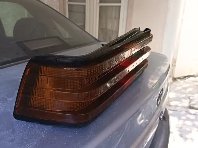 Фара от Mercedes-Benz, Худжанд