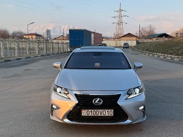 Lexus ES series