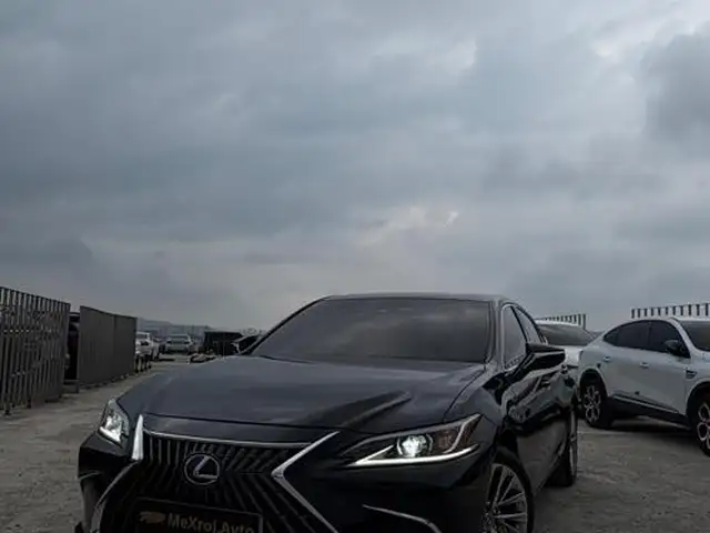 Lexus ES series