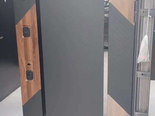 Дверь, Душанбе