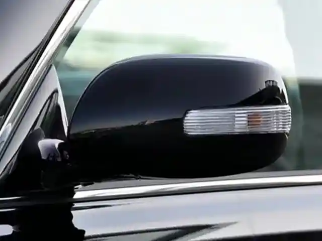 Боковые зеркала с повортником на Toyota Camry 2, Душанбе