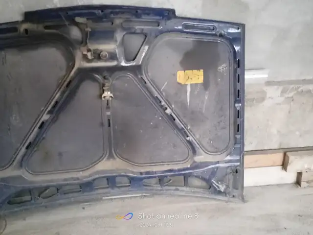 Капот на Lada, Худжанд