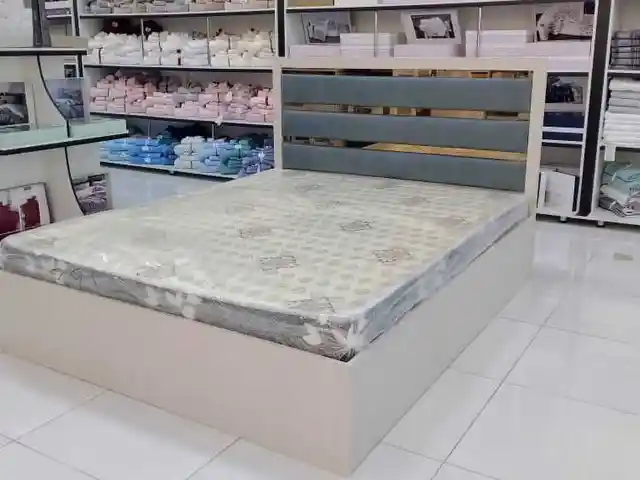 Двуспальная кровать, Душанбе
