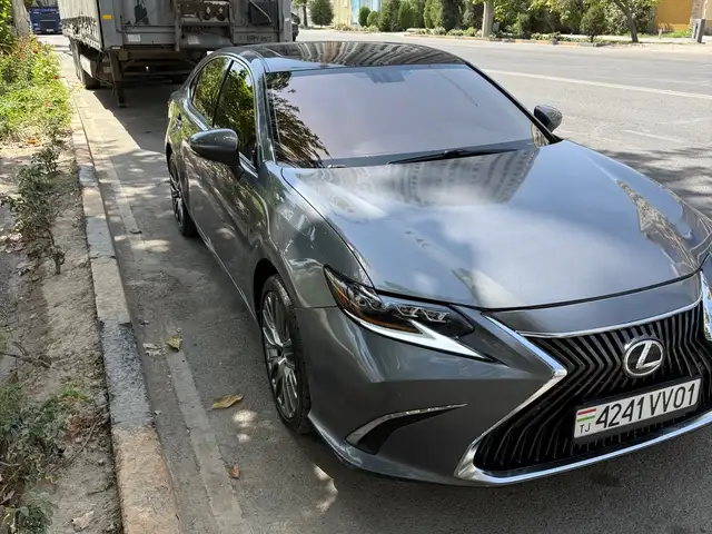 Lexus ES series