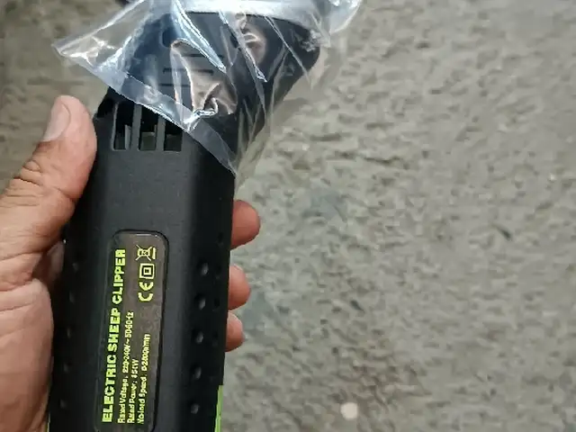 Мошинка барои муйи гӯсфанд тарошй, Душанбе