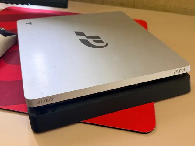 Игровая приставка Sony 4 gt limited edition slim, Душанбе
