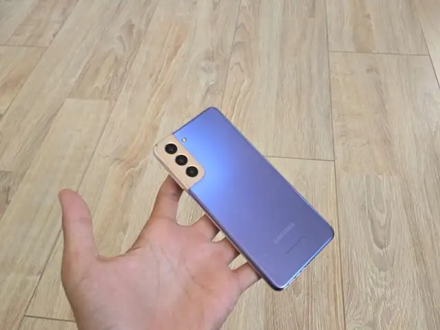Samsung Galaxy S21 5G, Истаравшан