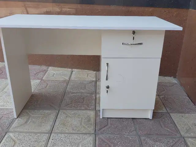 Стол с замком, Худжанд
