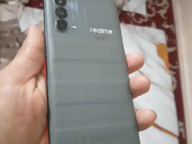 Realmi gt master edition, Исфара