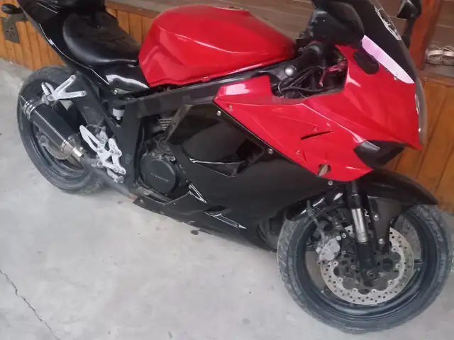 Мотоцикл hyosung Gt 250R 2012, Исфара