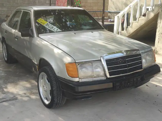 Mercedes-Benz W124