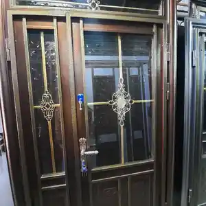 Стеклянная дверь, Душанбе
