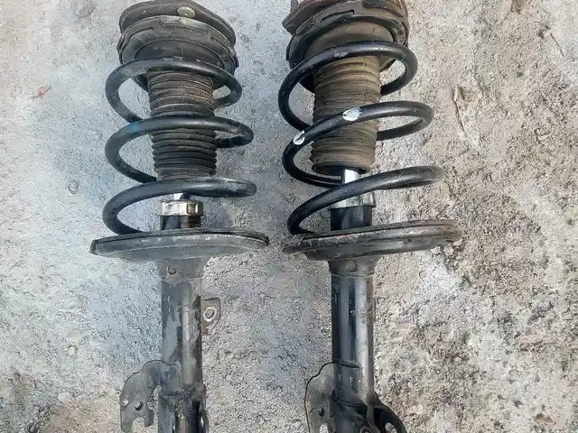 Передние Амортизаторы Toyota Camry, Худжанд
