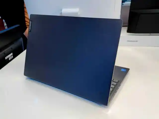 Ноутбук Lenovo celeron 4/256GB SSD, Худжанд