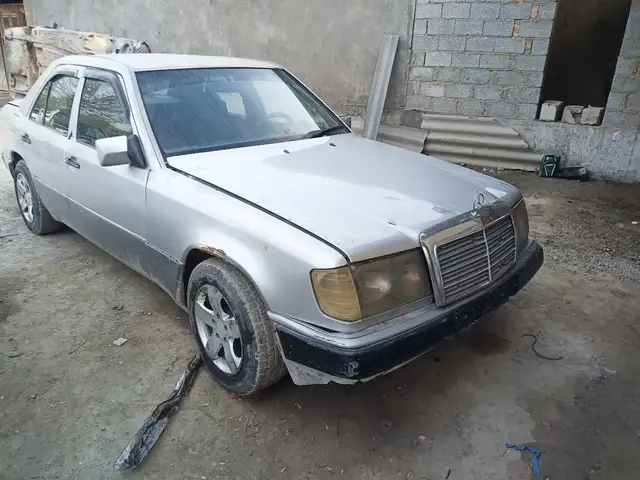 Mercedes-Benz W124