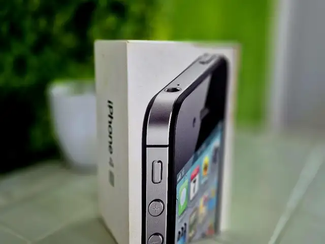 Apple iPhone 4s, 16 gb, Худжанд