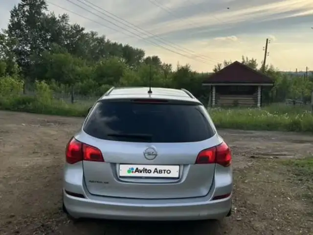 Opel Astra J