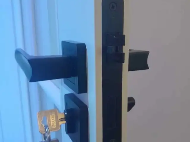 Устои дар, Душанбе
