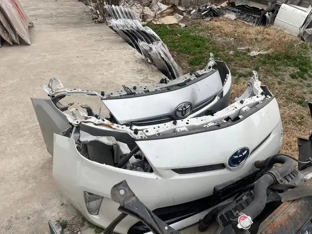 Бампер на Toyota Prius, Худжанд