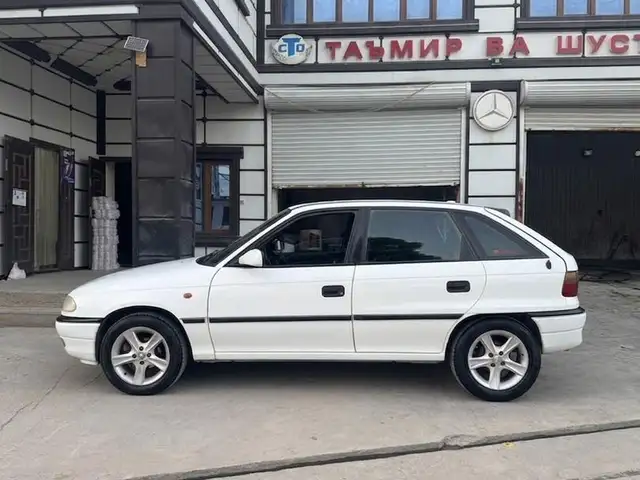 Opel Astra F