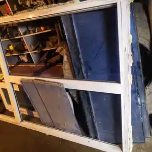 Окна, Исфара