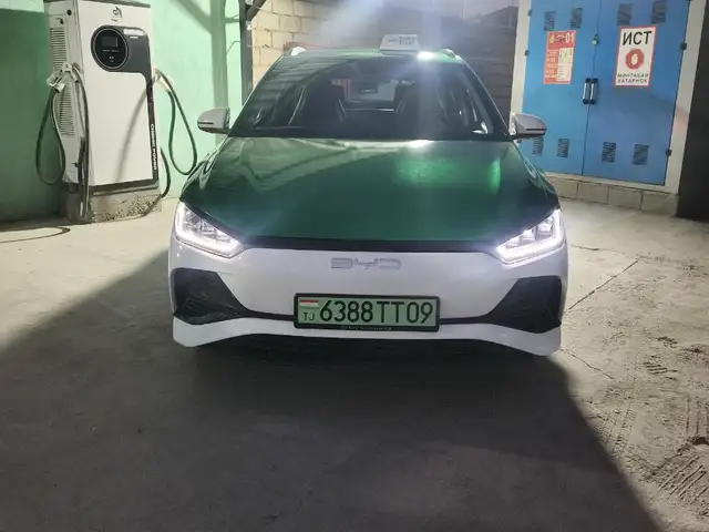 BYD E2