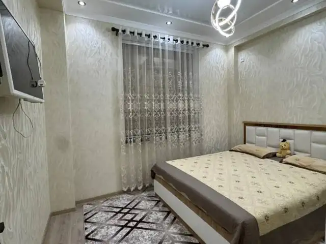 2-комн. квартира, Цокольный этаж, 51м², 18 мкр, Худжанд
